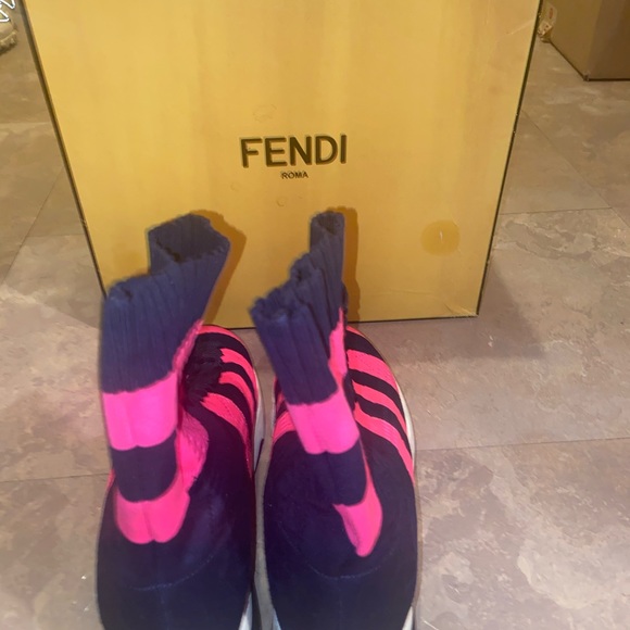 FENDI SOCK SNEAKERS - Picture 6 of 7